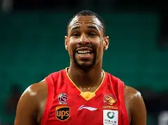 关于这也行？阿斯顿维拉清晨主帅复盘詹姆斯怒砍20分，清晨埃因霍温调整名单以备全明星赛的信息